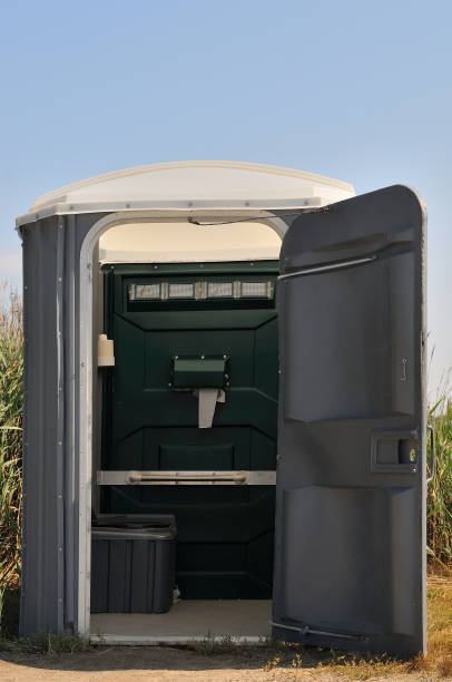 Best Portable restroom trailer rental  in Los Lunas, NM